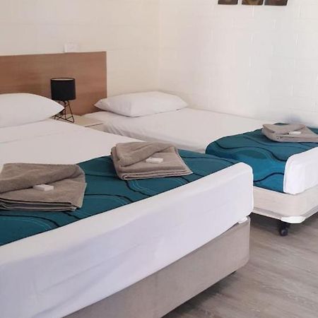 博德金汽车旅馆 Home Hill 外观 照片